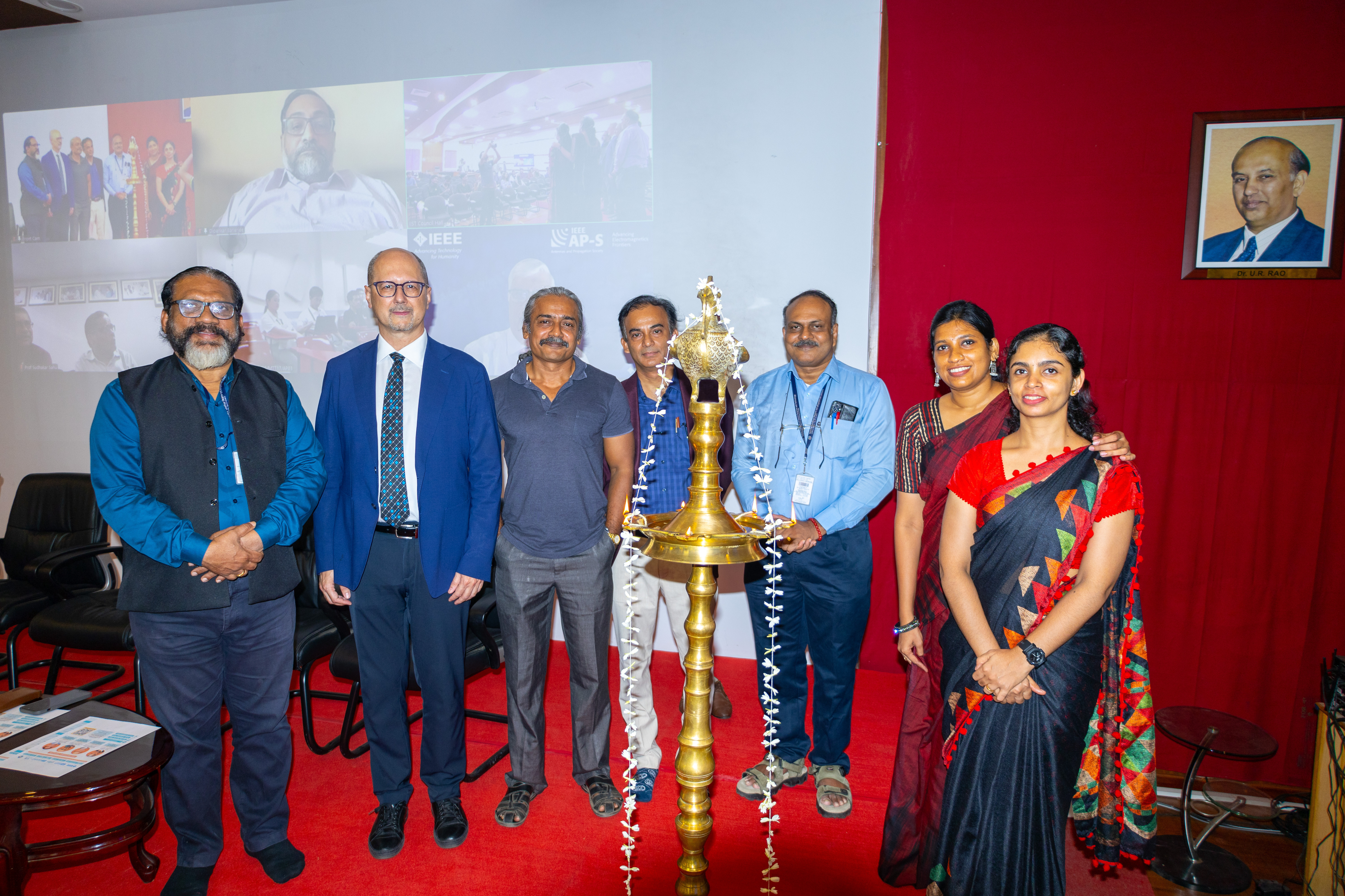 DISTINGUISHED MICROWAVE INSTRUCTORS WORKSHOP