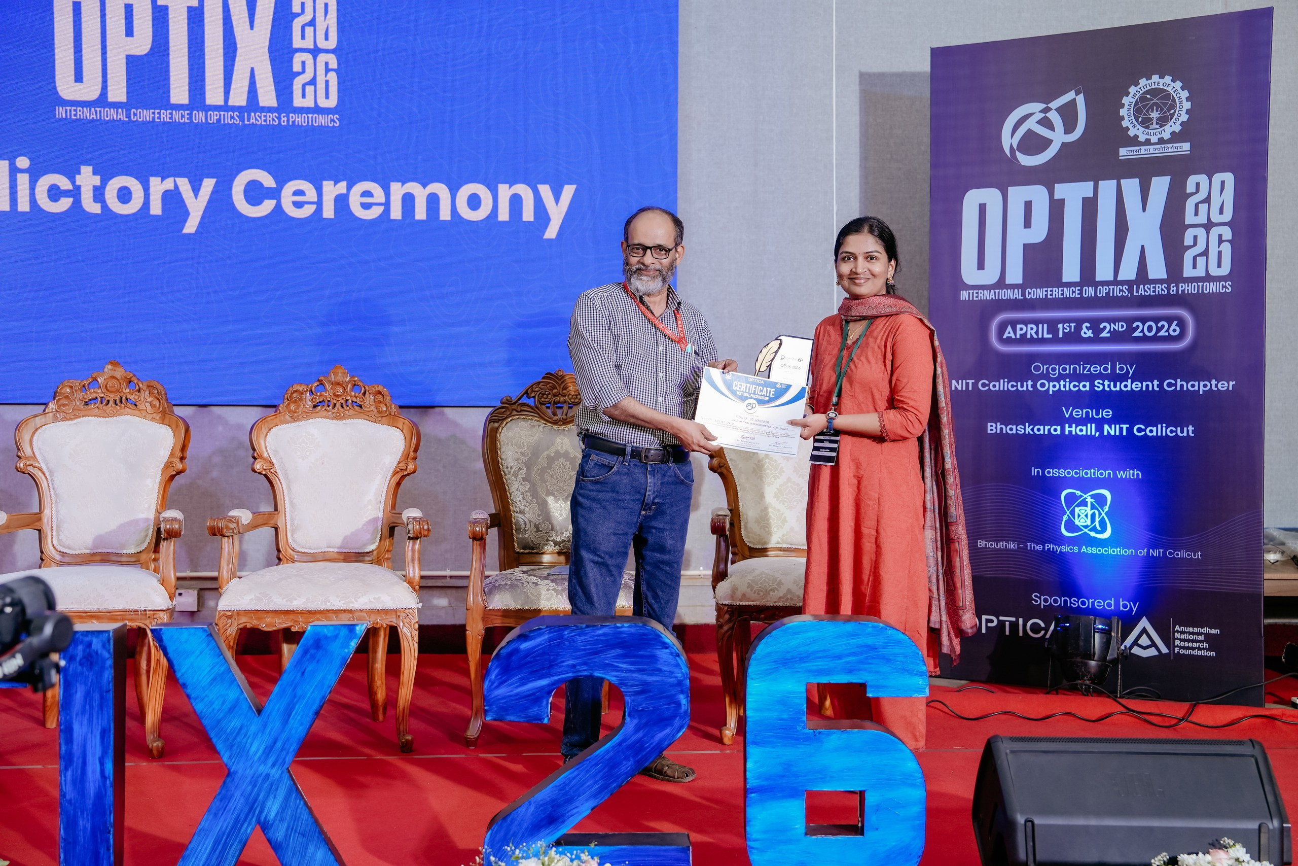 Quantum Twin Interferometer Using Bright Two-Mode Squeezed States- Best Oral Presentation Award