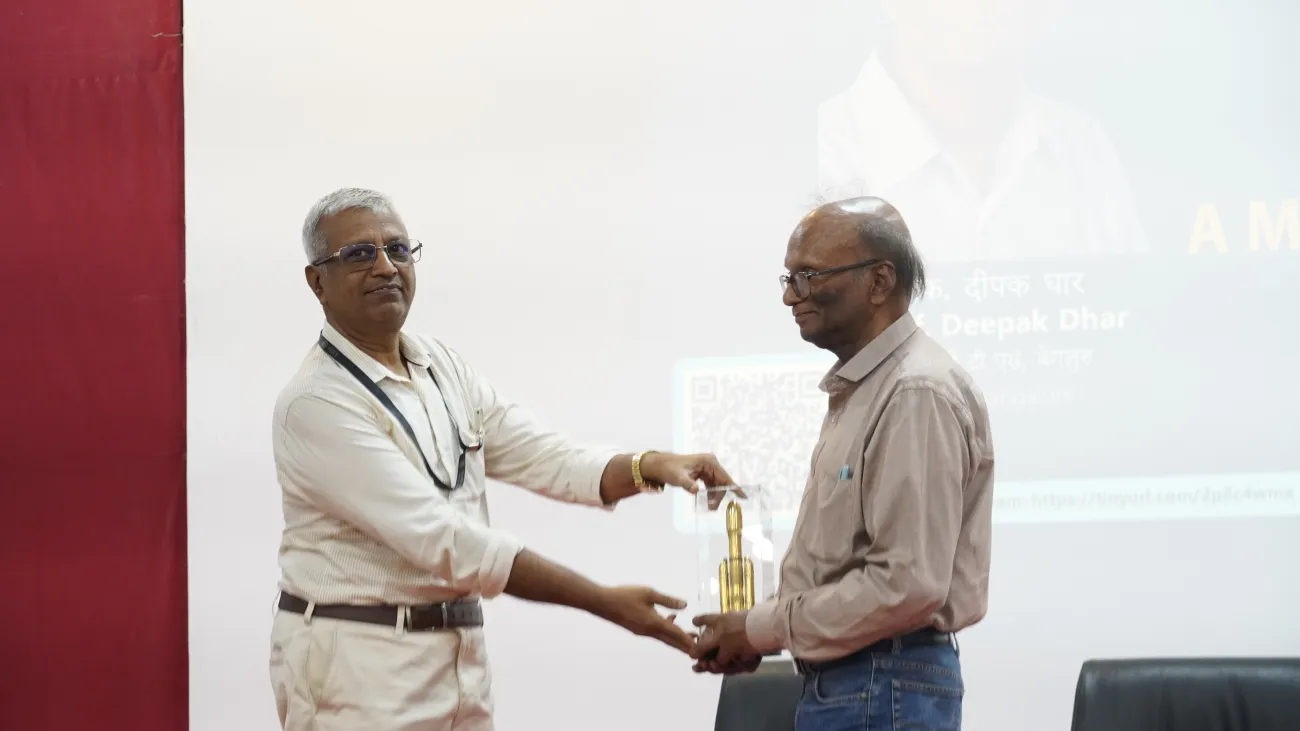 A model of transience and freezing-Many sokobans on a line