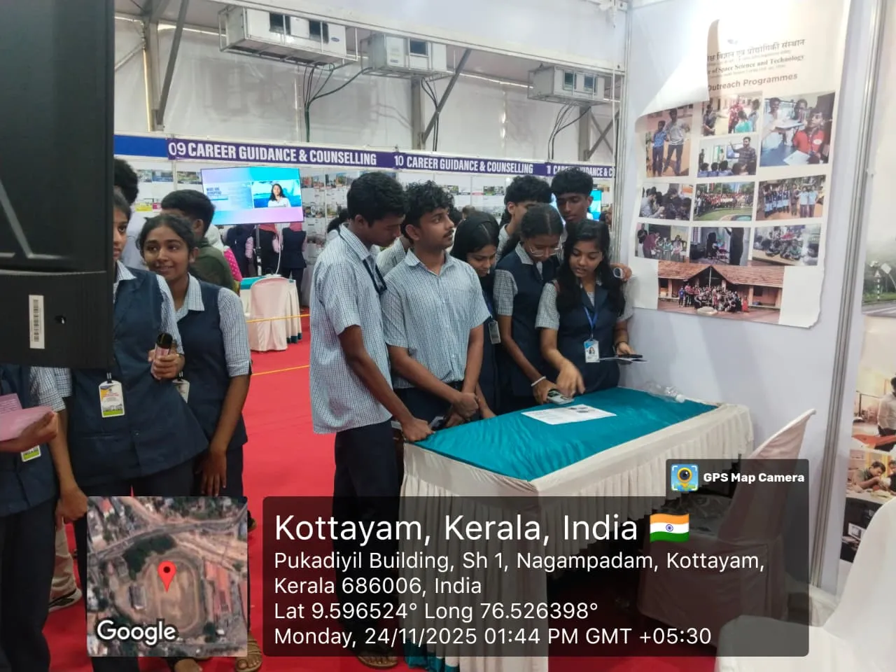 Students visit to IIST stall
