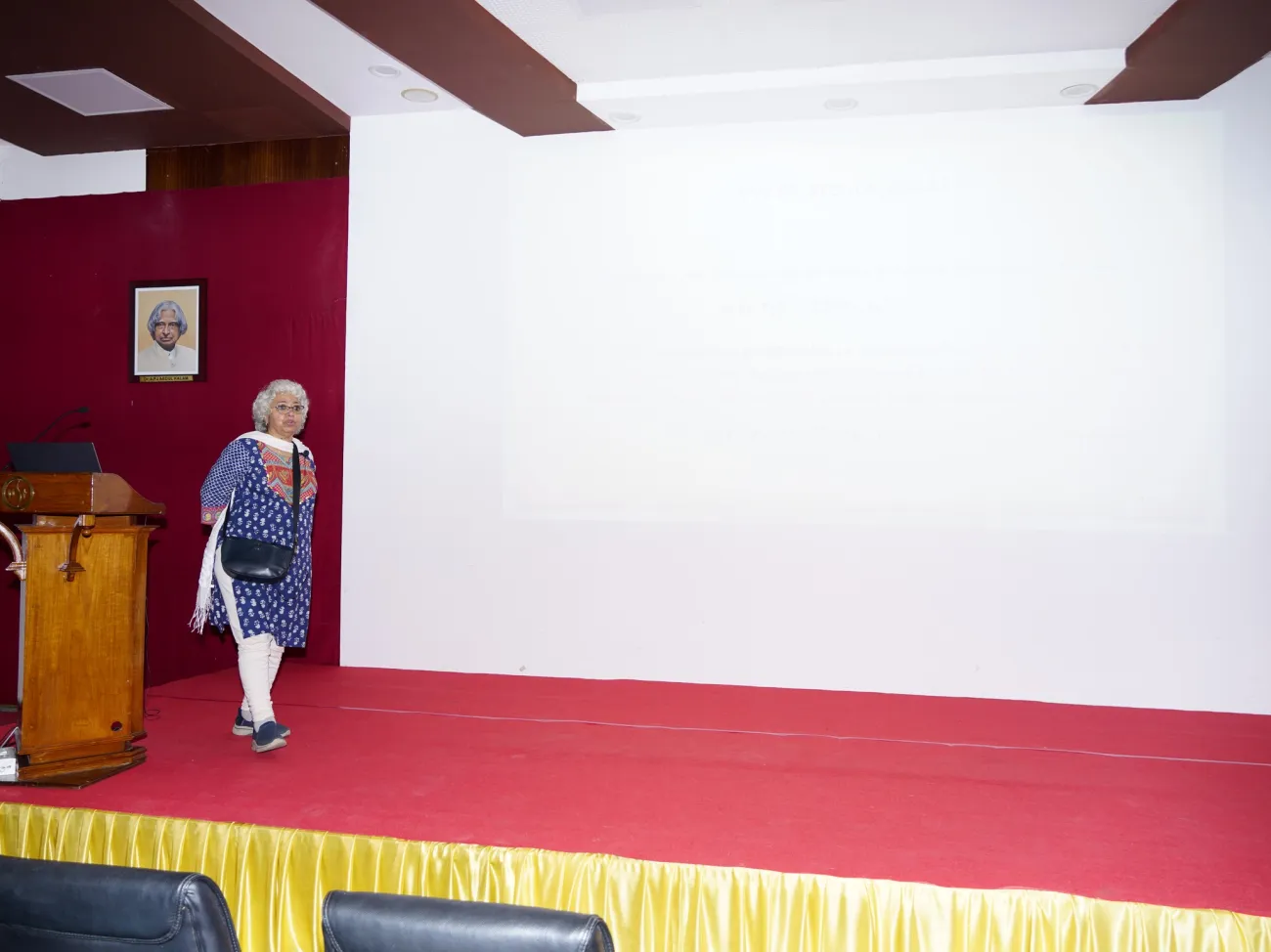 Anyons and Topological Quantum Computation