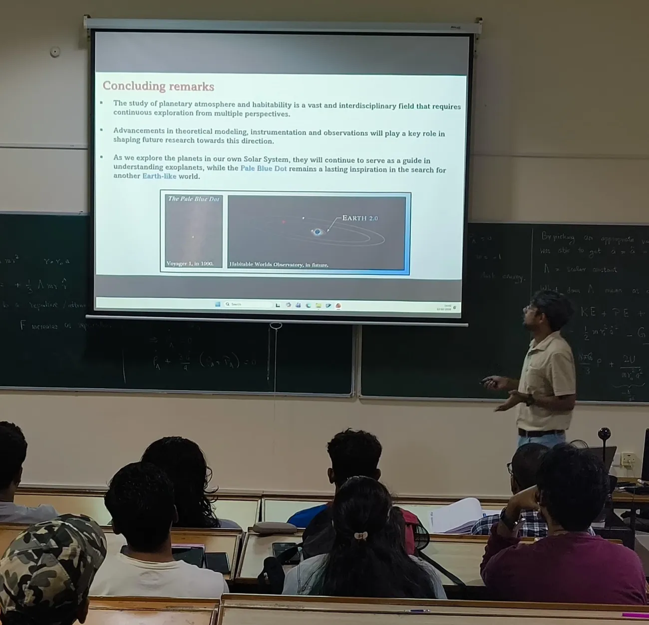 Invited talk on Spectropolarimetry of (exo)planetary atmospheres